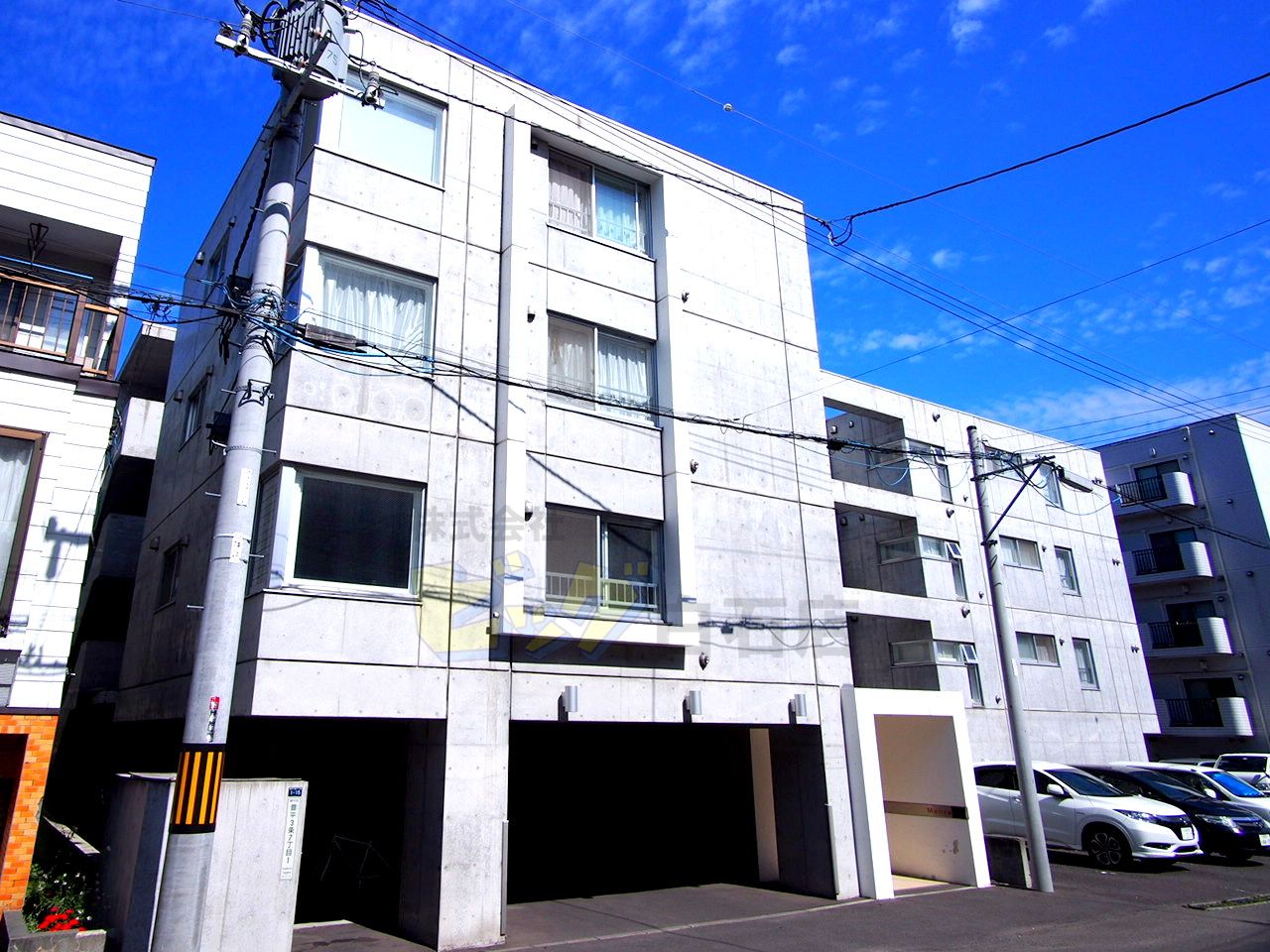 建物外観　インターネット無料導入の１ＬＤＫマンションです♪