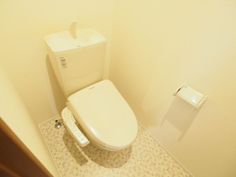 ＪＲ東海道本線 野洲駅 徒歩4分 2階建 築11年のトイレ写真