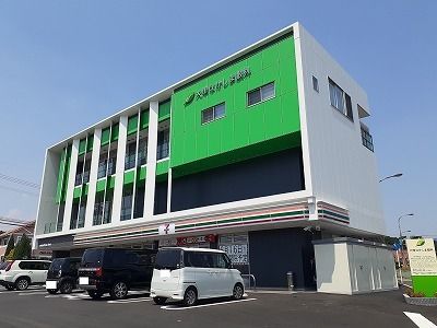 コンビニ　セブンイレブン（コンビニ）まで500m