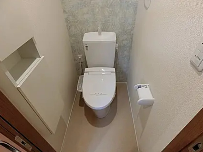 京王線 明大前駅 徒歩5分 4階建 築8年のトイレ写真