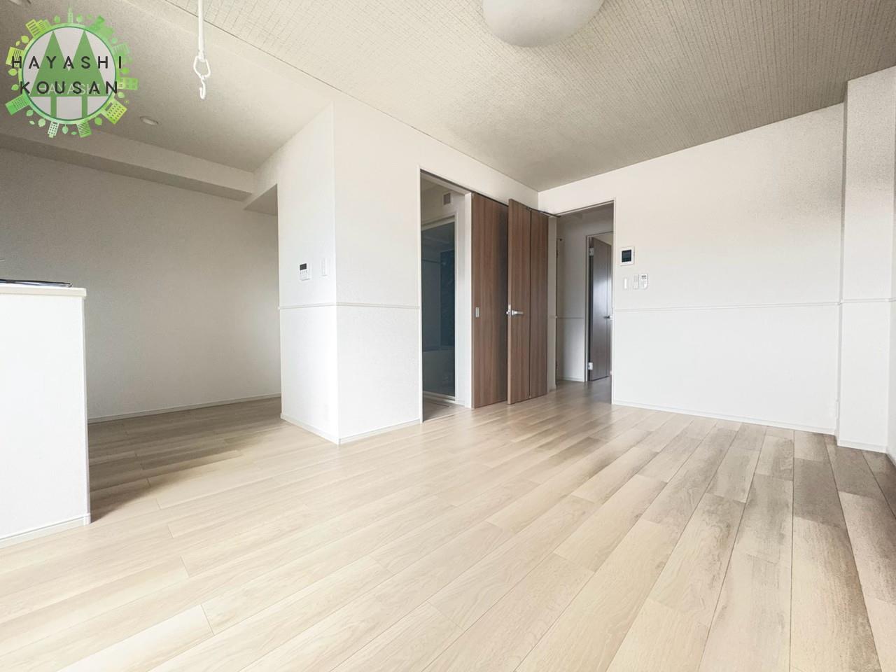 居室・リビング　※写真はすべて反転タイプの他のお部屋のものです。