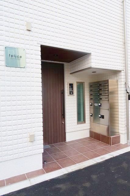 エントランス　お部屋探しはタウンハウジングへ♪