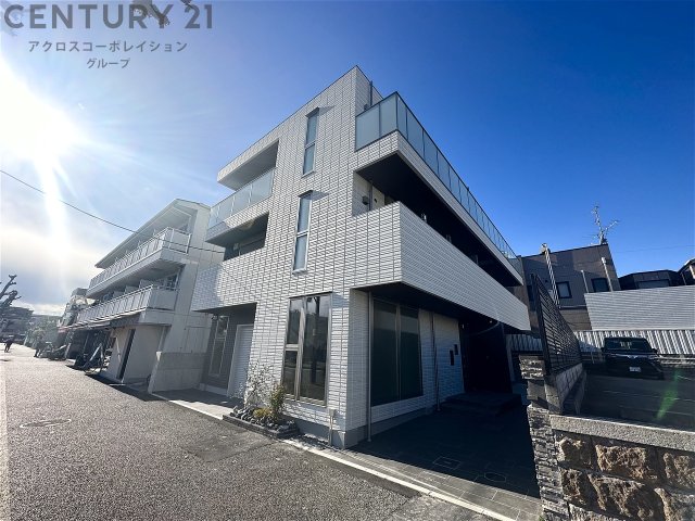 建物外観　オートロック付きで安心です♪