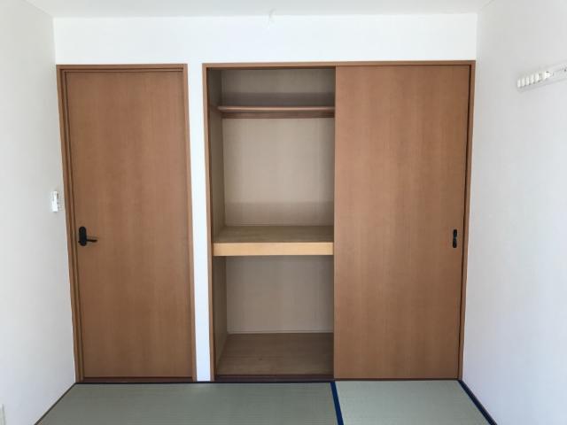 収納　押入れ