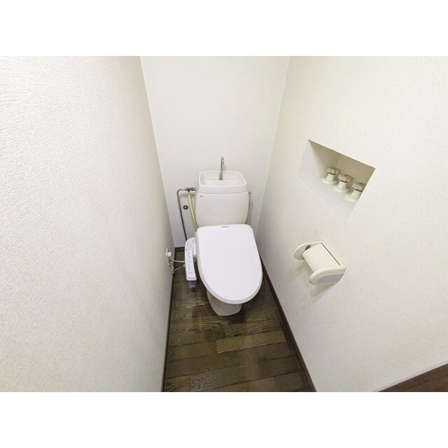 ヴェルニーチェのトイレ写真