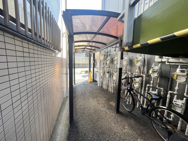 都営大江戸線 練馬春日町駅 徒歩2分 4階建 築35年の外観写真