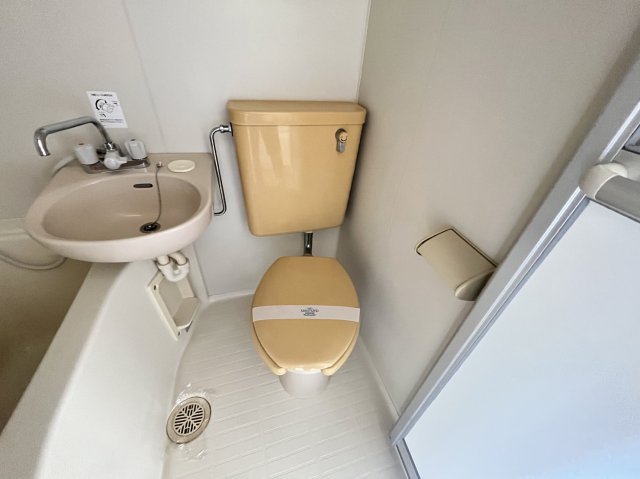 都営大江戸線 練馬春日町駅 徒歩2分 4階建 築35年のトイレ写真