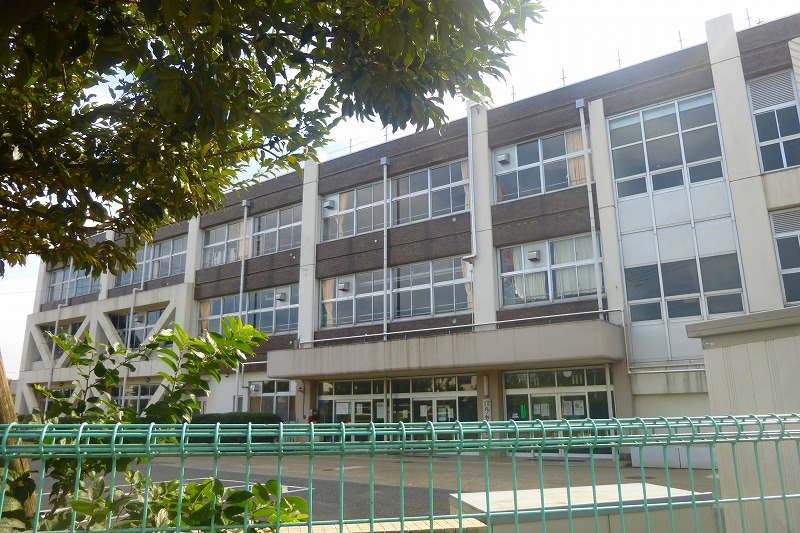 小学校　調布市立北ノ台小学校（小学校）まで529m