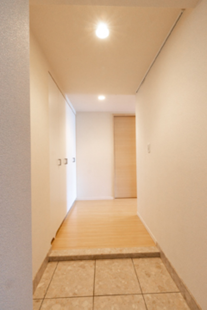 玄関　※写真は同タイプ住戸です。