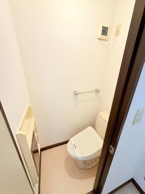 とさでん交通後免線 鹿児駅 徒歩15分 2階建 築33年のトイレ写真