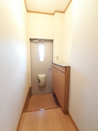 グリーンビレッジB棟の玄関写真