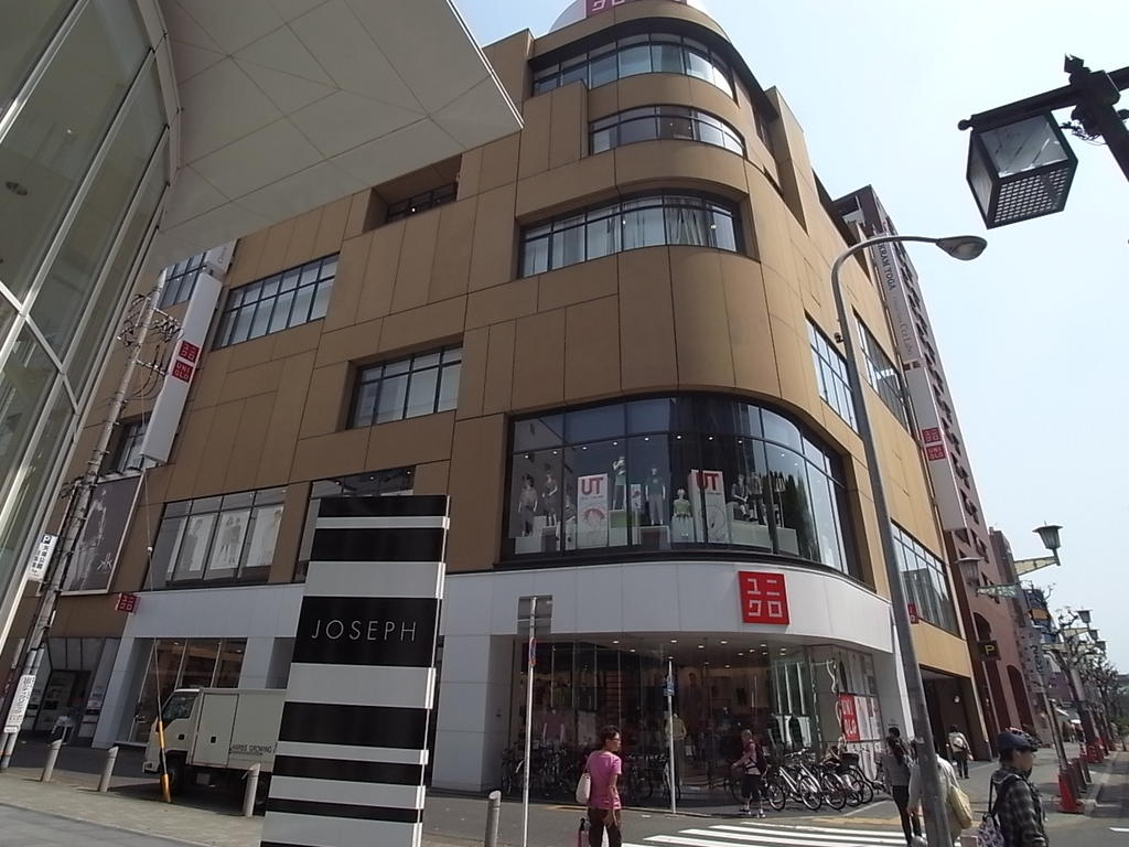 ショッピングセンター　ＵＮＩＱＬＯ （ユニクロ） 名古屋栄店 (ショッピングセンタ（ショッピングセンター）まで1000m