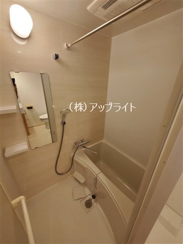 バス・シャワールーム　浴室乾燥機付き