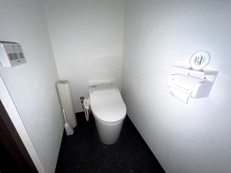 都営浅草線 本所吾妻橋駅 徒歩4分 8階建 築54年のトイレ写真
