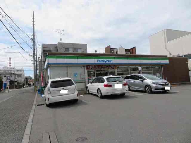 コンビニ　ファミリーマート（コンビニ）まで260m