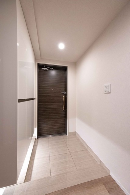 玄関　※写真は同タイプ住戸です。