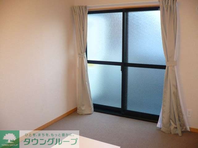 レオパレスアンドゥドゥの居間写真