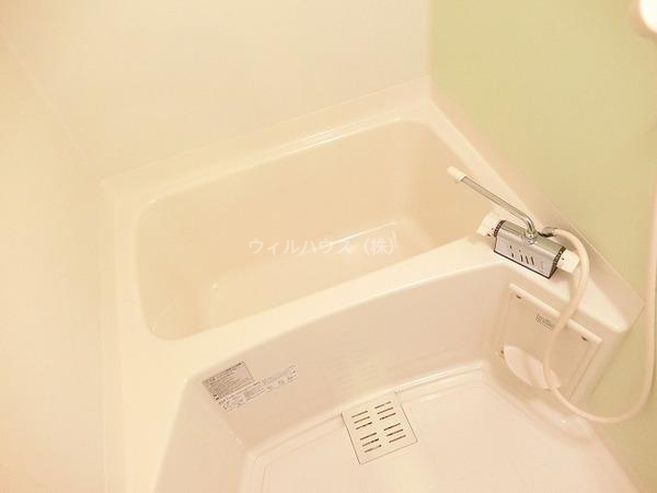 バス・シャワールーム　浴室乾燥機付きバス！