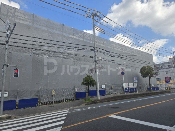 建物外観　駐車場