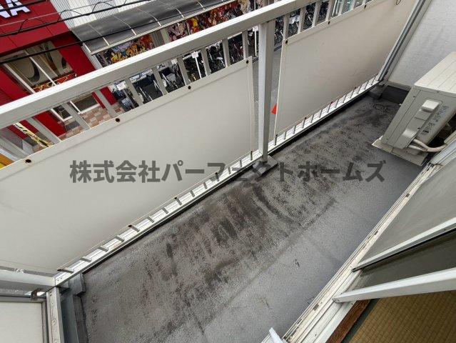 バルコニー　お洗濯にも便利なバルコニー付き