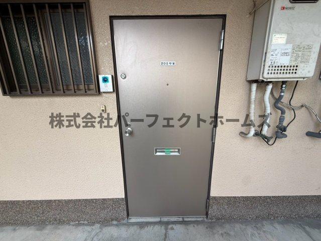 エントランス　落ち着いた玄関です