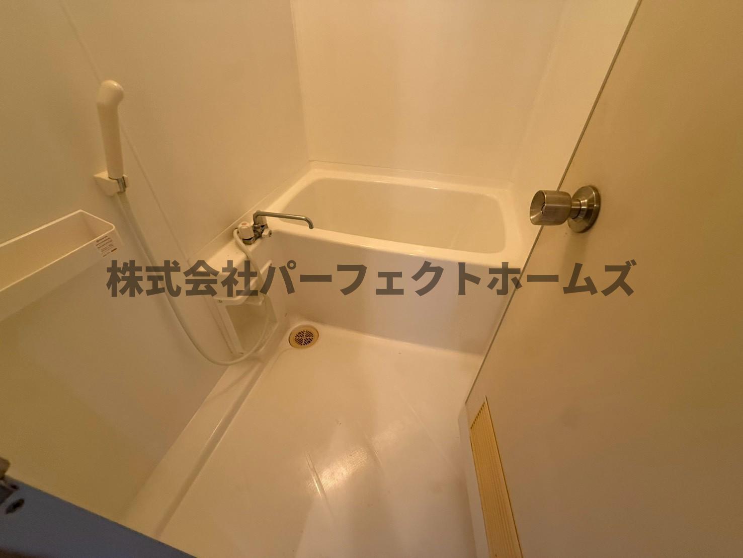 バス・シャワールーム　コンパクトで使いやすいお風呂です