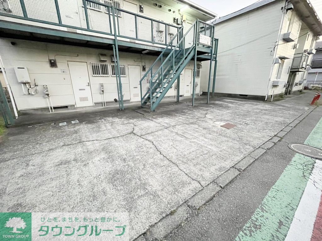 エントランス　駐車場