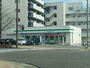 コンビニ　ファミリーマート新潟鐙一丁目店（コンビニ）まで422m