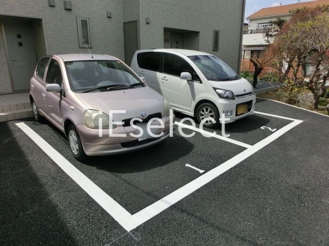 駐車場　敷地内の駐車場です。