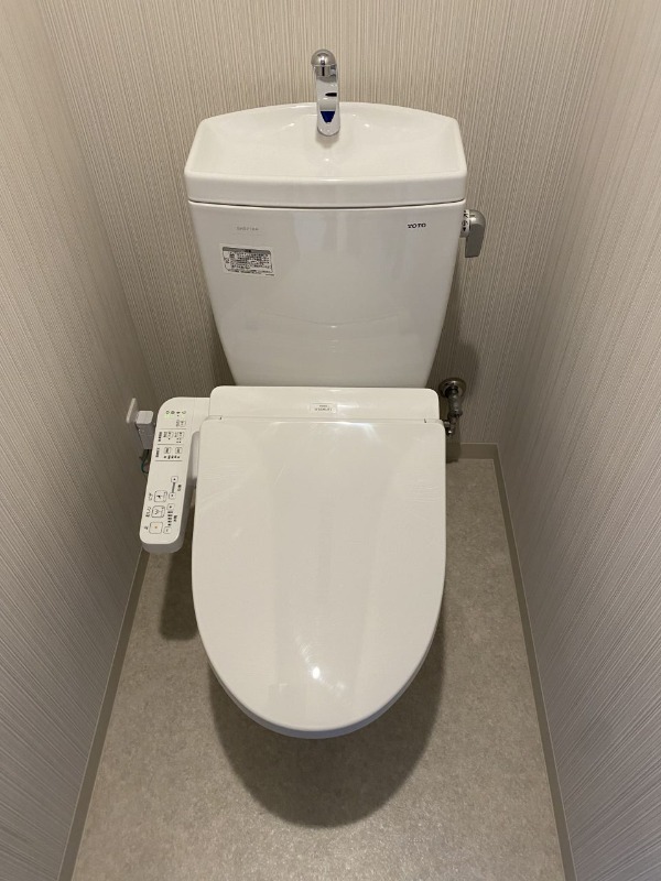 地下鉄千日前線 玉川駅 徒歩4分 14階建 築4年のトイレ写真