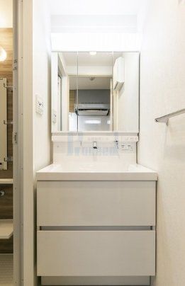 洗面設備　使いやすい独立洗面台☆