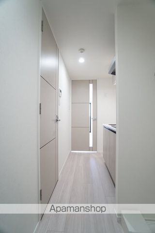 ＪＲ京浜東北線 東神奈川駅 徒歩7分 11階建 築8年の玄関写真
