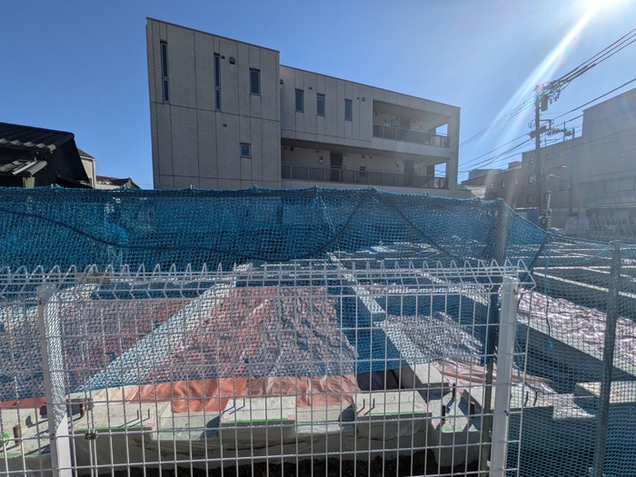 建物外観　建築中
