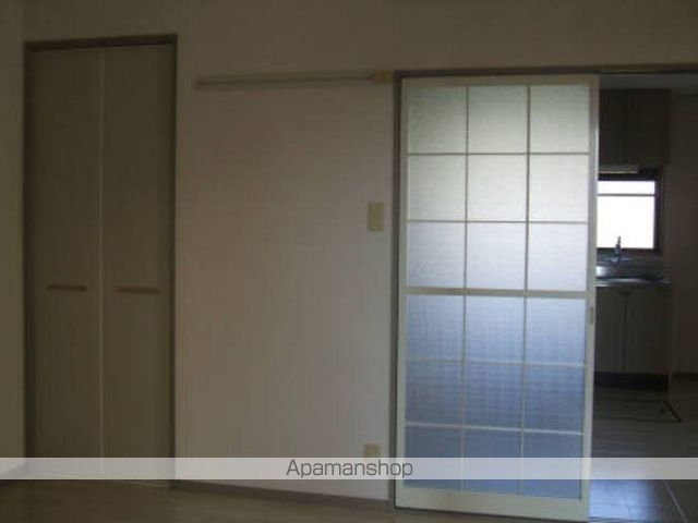 シャトルミヤケ A棟の居間写真