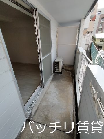 バルコニー　＊画像は別部屋の為、現状を優先致します