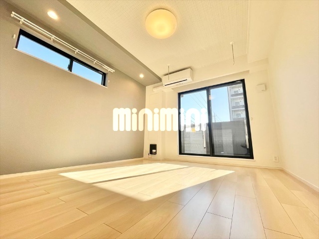 居室・リビング　※同一建物内２０１号室内装写真転載