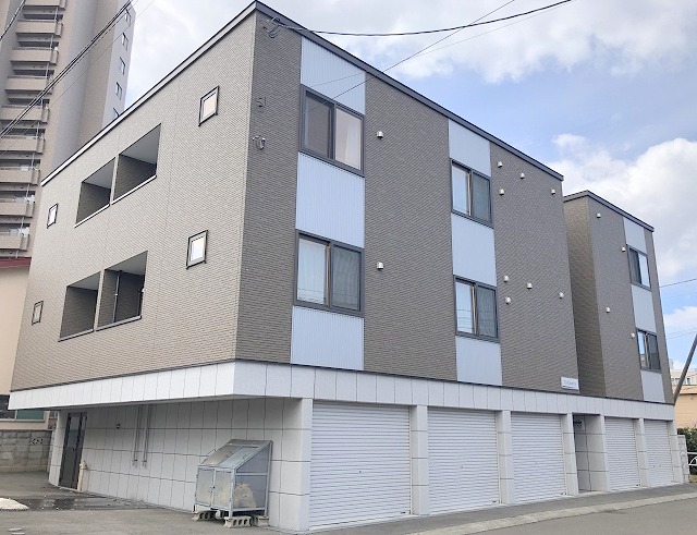 建物外観　琴似駅徒歩4分の好立地♪都市ガス、エアコン付きです♪