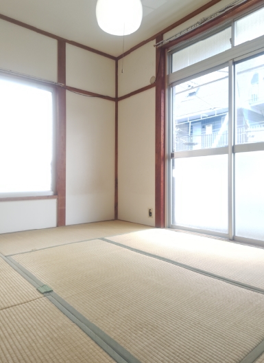 居室・リビング　角部屋・三面採光☆