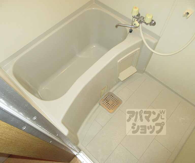バス・シャワールーム　浴室です。