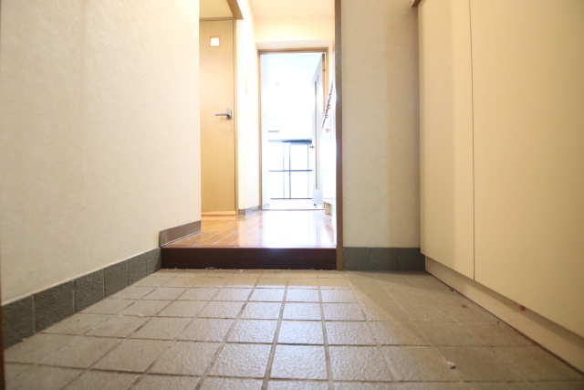 玄関　※別室の参考写真の為、現況優先です。