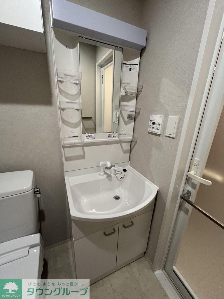 洗面設備　※部屋ごとに内装が異なる場合がございます。