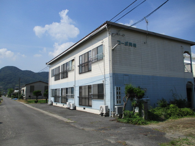 コーポ岡崎の建物外観