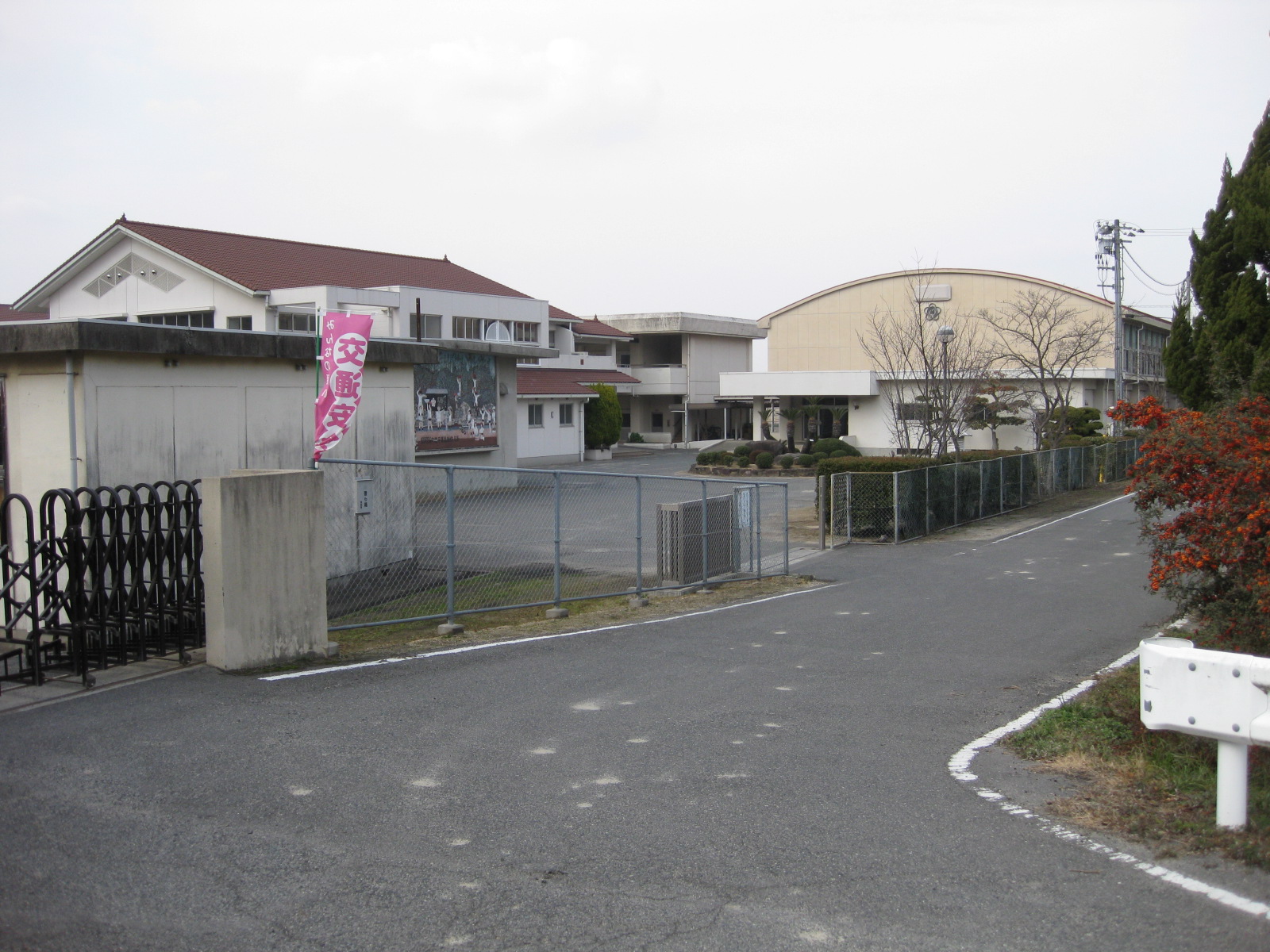 【コーポ岡崎の小学校】