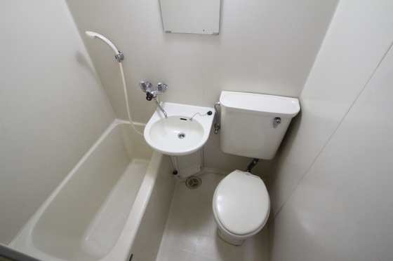 バス・シャワールーム　※別部屋の写真です