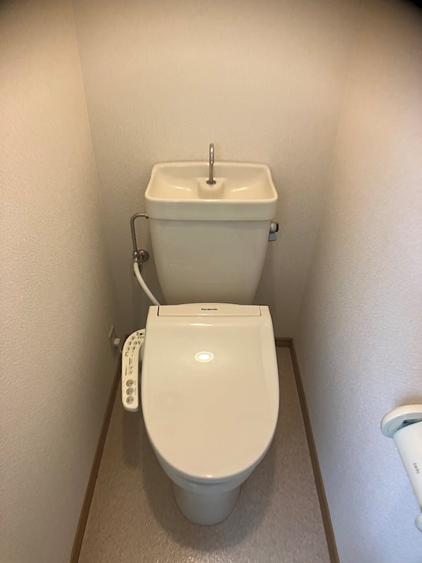 【メゾンジュネスのトイレ】