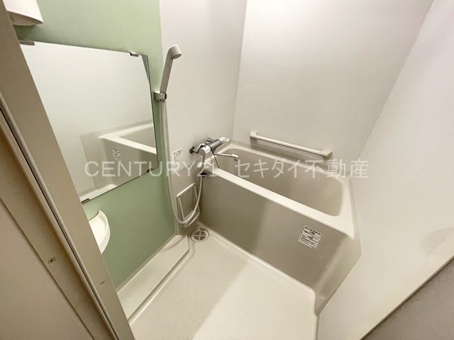 バス・シャワールーム　キレイなお風呂　浴室乾燥機ついてます