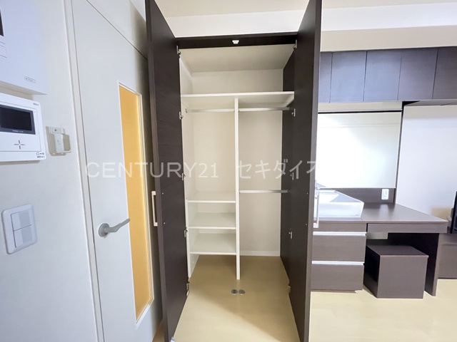 収納　大型の収納です!一人暮らしなら十分荷物おさまりますね！