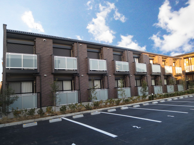 建物外観　防犯カメラ設置