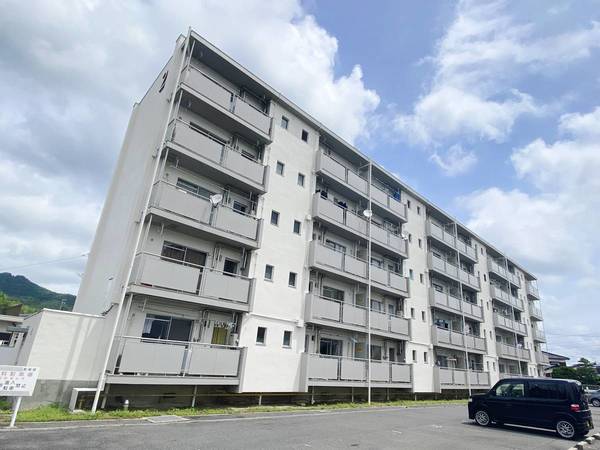 【ビレッジハウス田布施1号棟の建物外観】