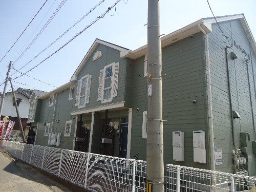 宇部市恩田町のアパートの建物外観